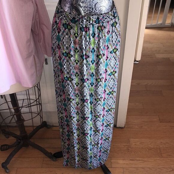 NWT Renuar Maxi Skirt in Chevron Neon Pattern. - Picture 1 of 11